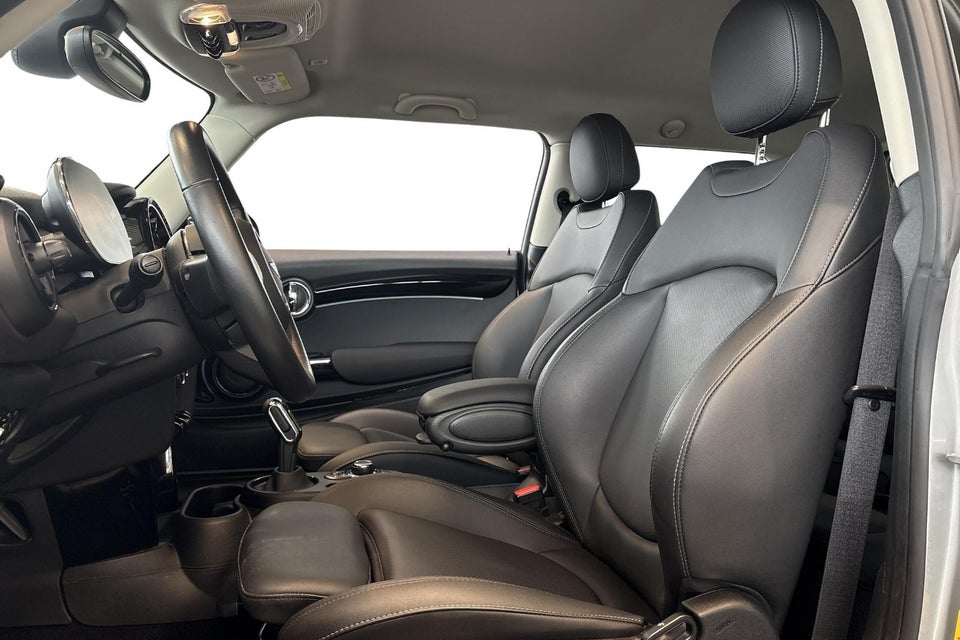 MINI Cooper SE Classic Trim 3d