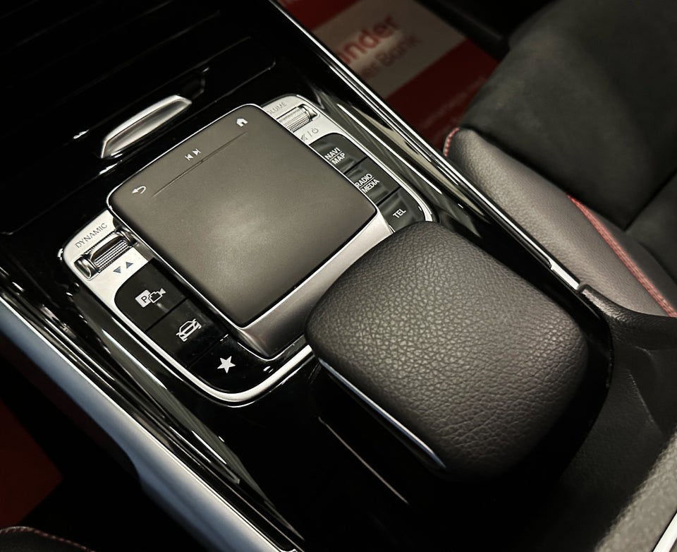 Mercedes GLB200 1,3 AMG Line aut. 5d