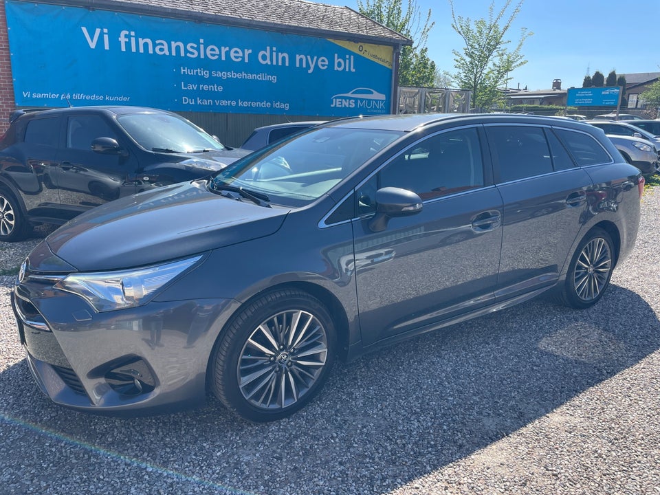Toyota Avensis 1,8 VVT-i T2 Selected Touring Sports MDS 5d
