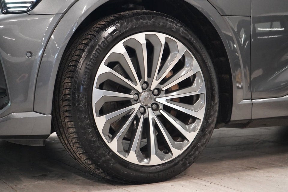 Audi e-tron 55 S-line quattro 5d