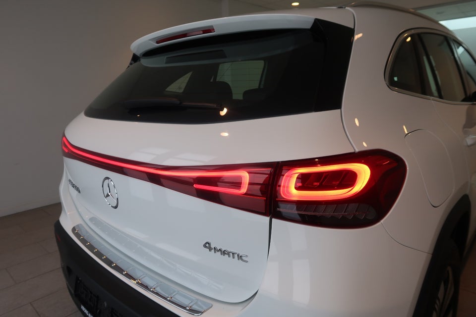 Mercedes EQA300 Progressive 4Matic 5d