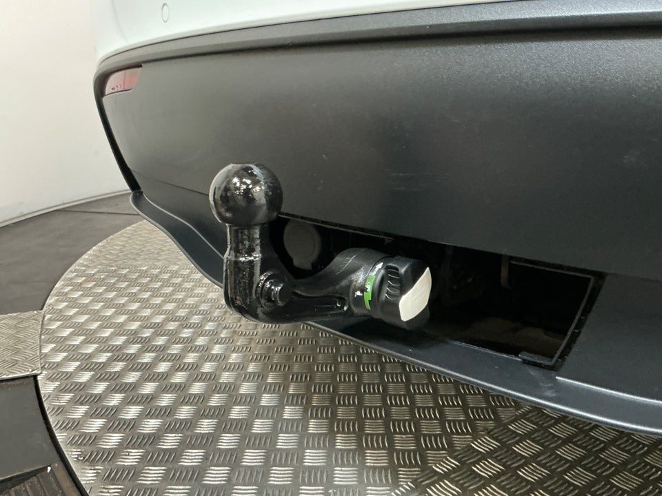 Tesla Model Y Long Range AWD 5d