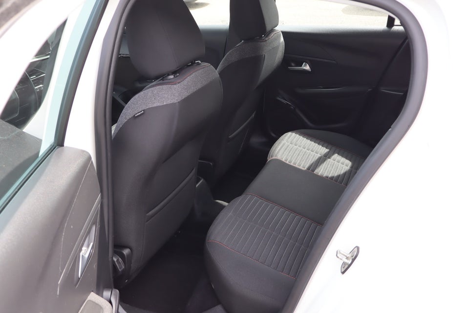 Peugeot 208 1,2 PureTech 75 Supreme 5d