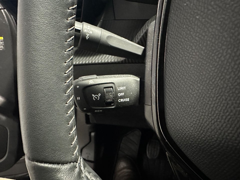 Peugeot 2008 1,2 PureTech 130 Allure Pack 5d