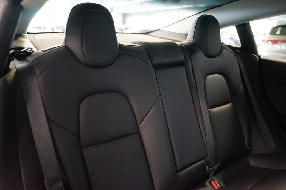 Tesla Model 3 Long Range AWD 4d