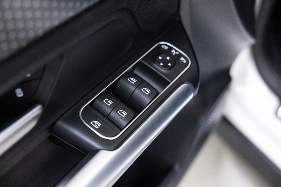 Mercedes EQA350 AMG Advance Plus 4Matic 5d