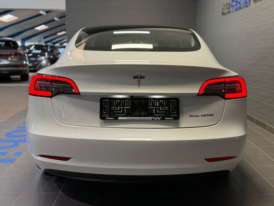 Tesla Model 3 Long Range AWD 4d