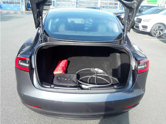 Tesla Model 3 Long Range AWD 4d