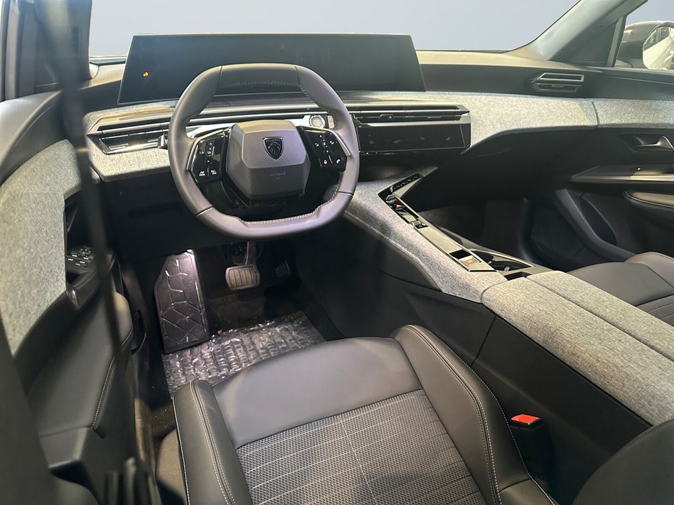 Peugeot e-5008 77 Allure 7prs 5d