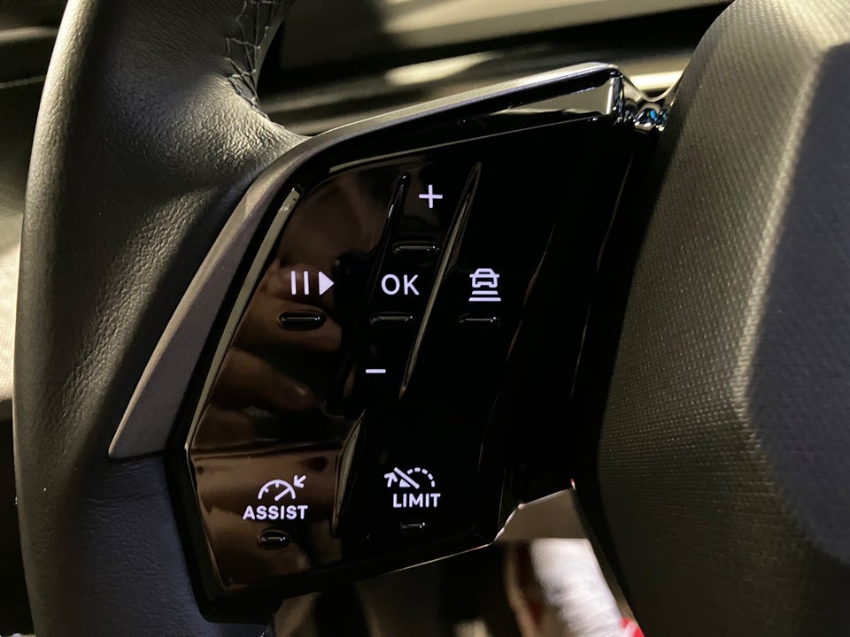 Peugeot e-5008 77 Allure 7prs 5d
