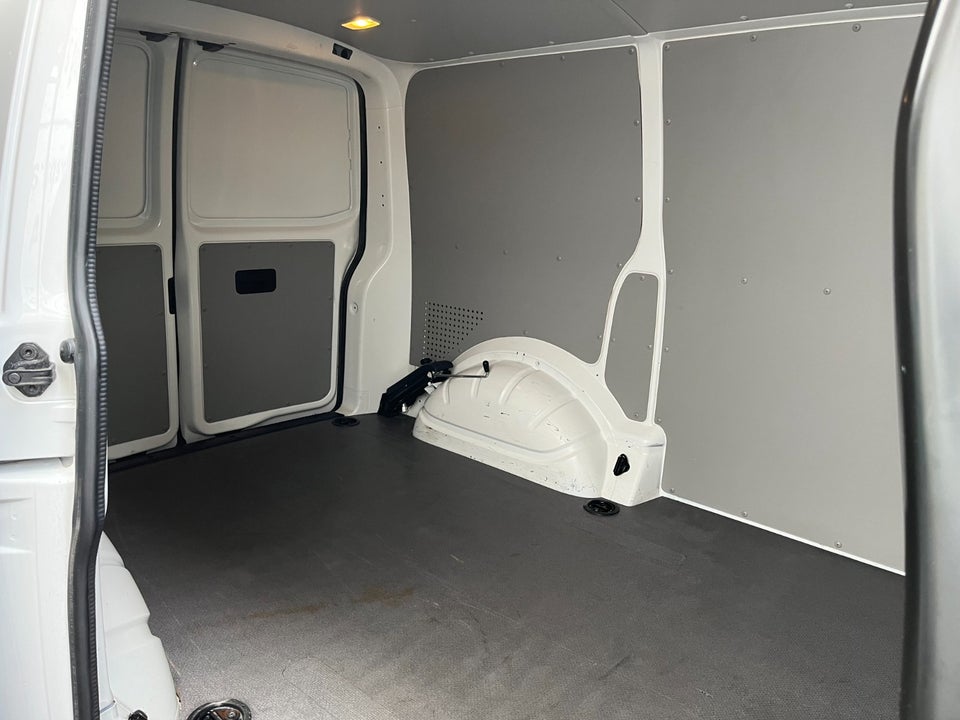 VW Transporter 2,0 TDi 150 Kassevogn DSG kort
