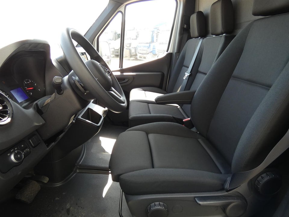 Mercedes Sprinter 317 2,0 CDi Alukasse m/lift aut. RWD 2d