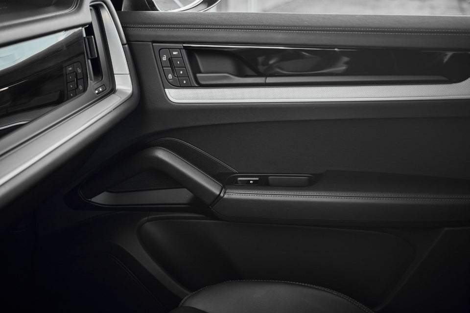 Porsche Cayenne 3,0 E-Hybrid Coupé Tiptr. 5d