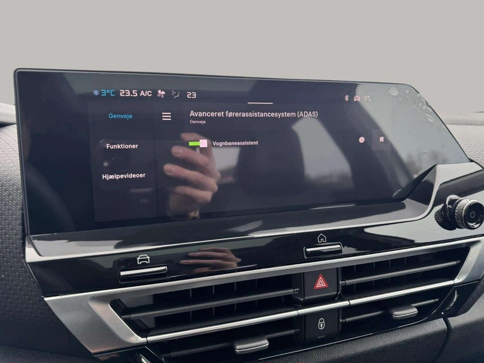 Citroën ë-C4 X 50 Shine 4d