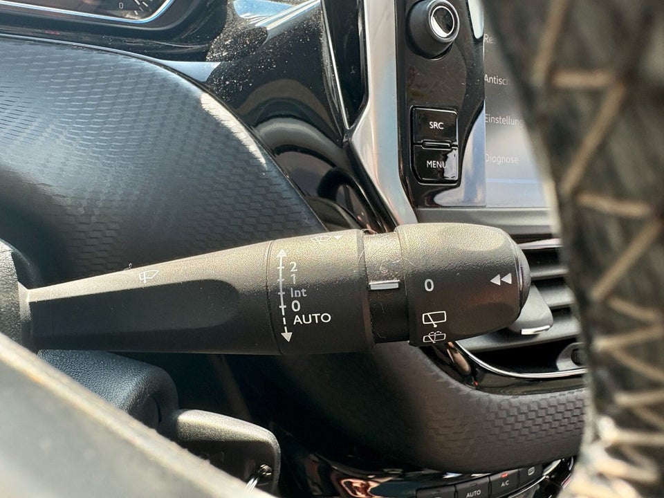 Peugeot 2008 1,2 PureTech 130 Prestige 5d