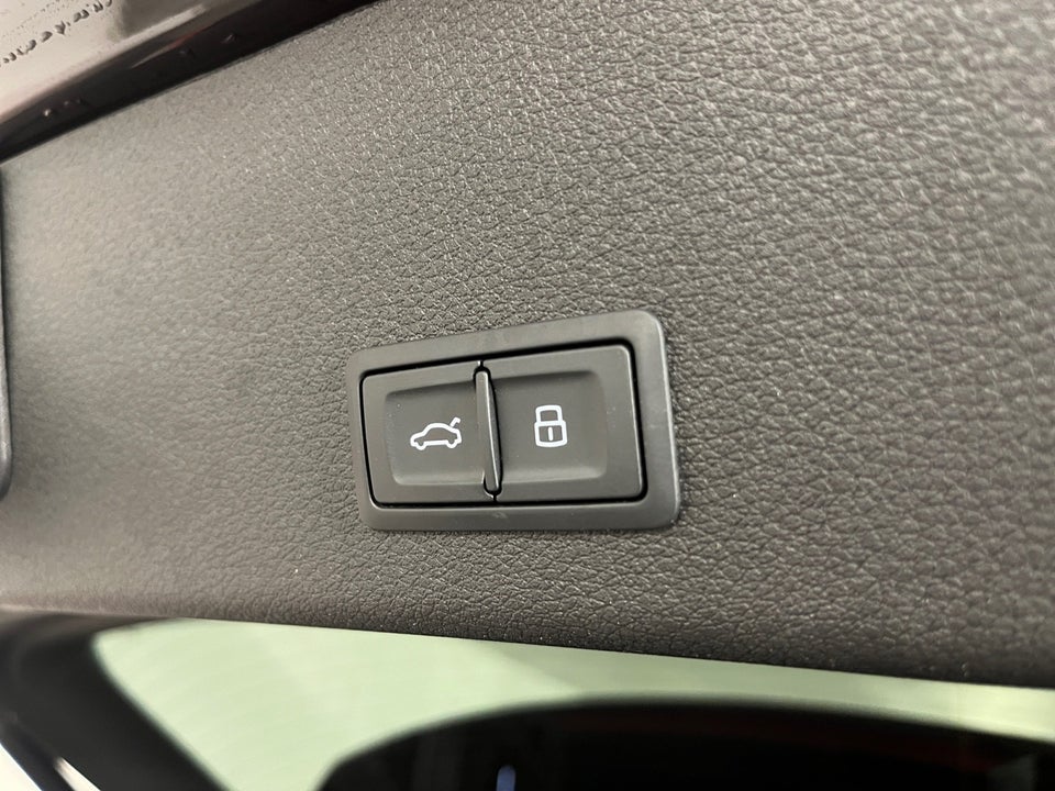 Audi Q8 e-tron 55 Advanced S-line quattro 5d