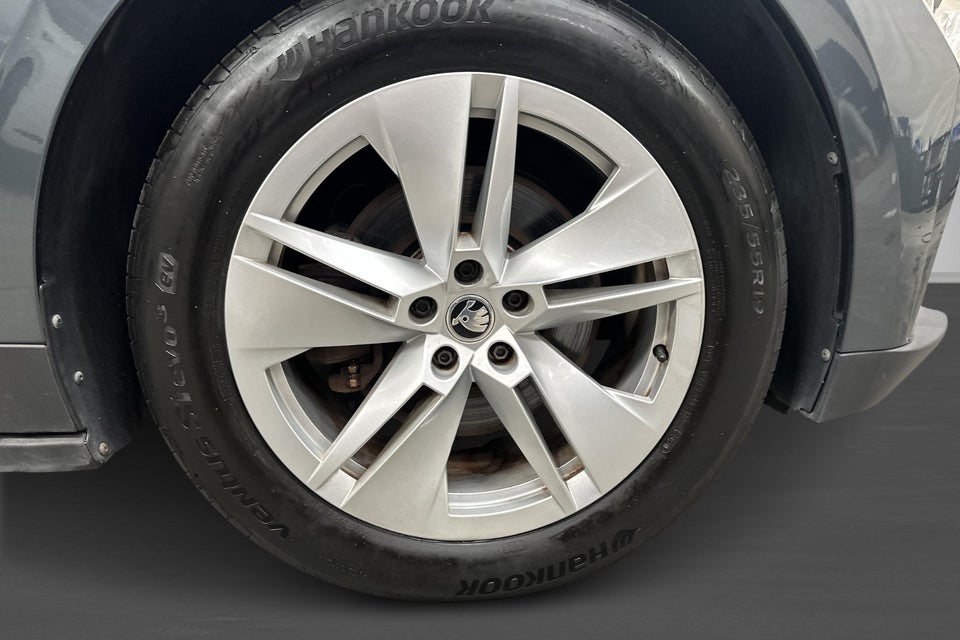 Skoda Enyaq 60 iV Plus 5d