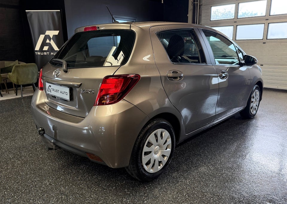 Toyota Yaris 1,0 VVT-i T2 5d 2015 — billede 3 af 16