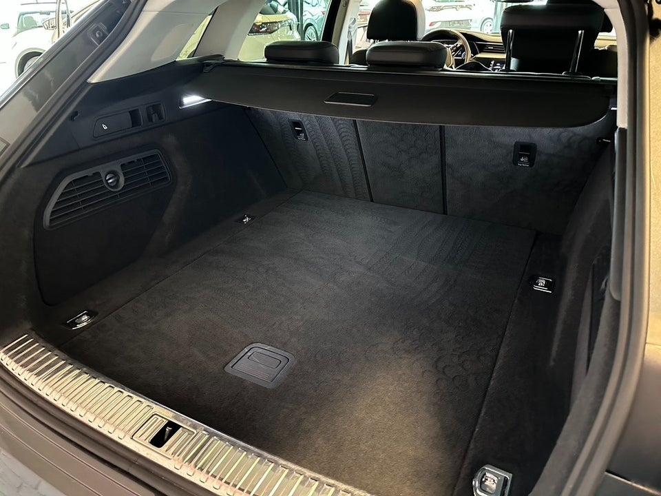Audi e-tron 55 S-line quattro 5d