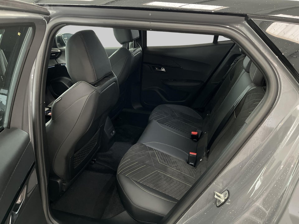 Peugeot e-2008 54 GT Sky 5d