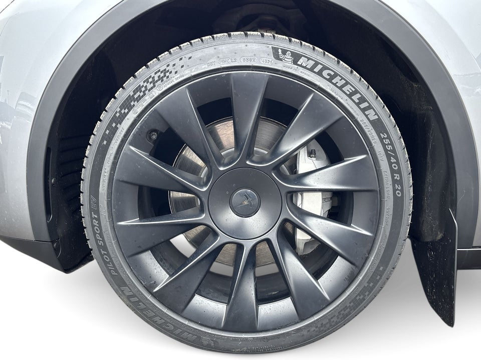 Tesla Model Y Long Range AWD 5d