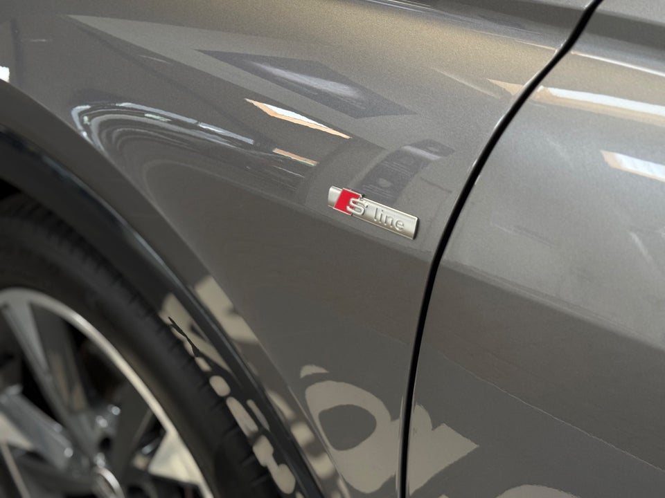 Audi Q4 e-tron 45 S-line quattro 5d