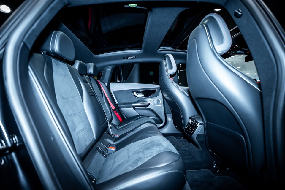 Mercedes EQE350 AMG Line 4d