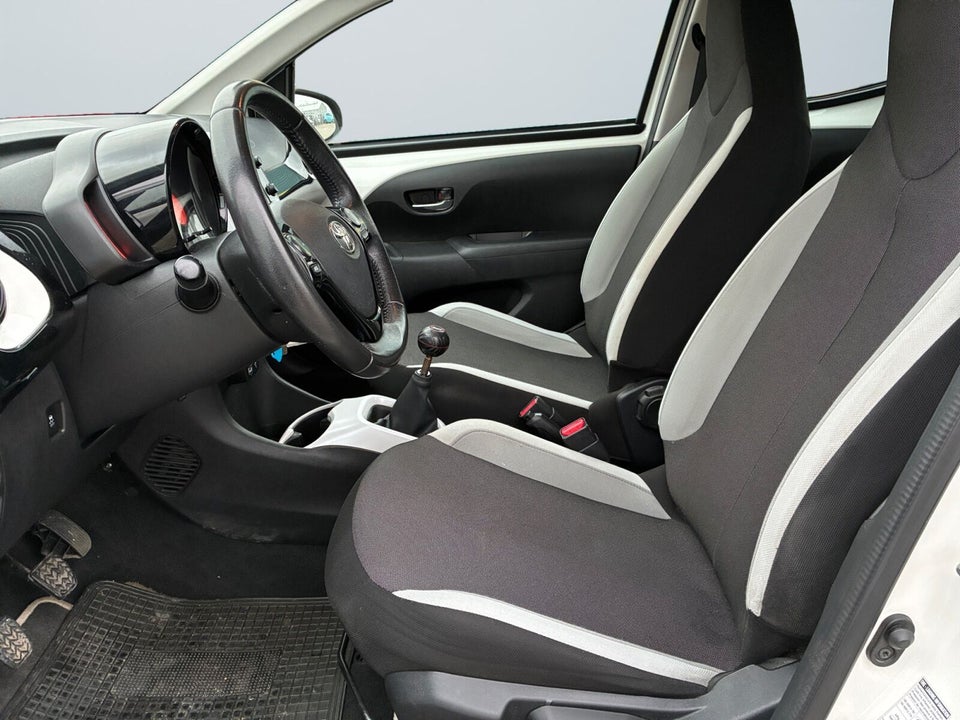 Toyota Aygo 1,0 VVT-i x-pure 5d