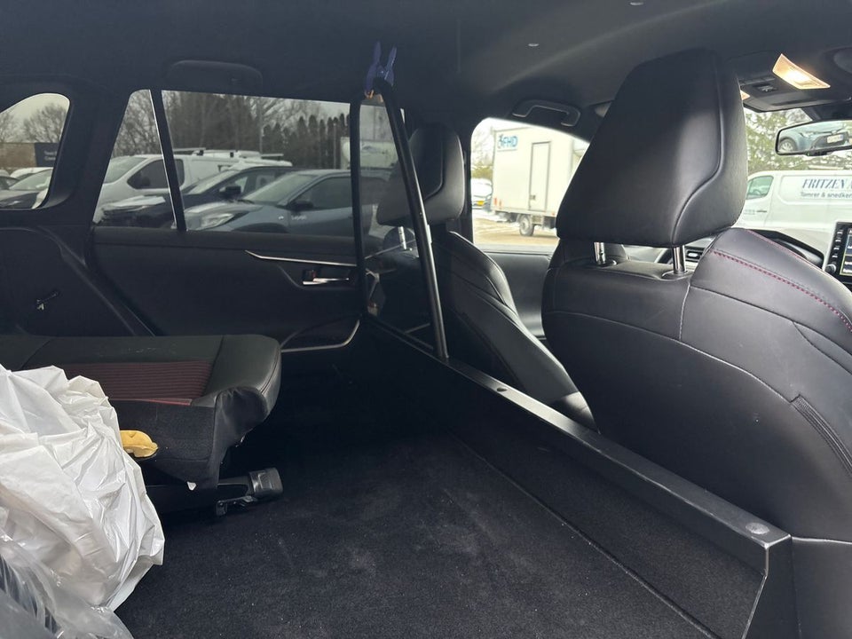 Toyota RAV4 2,5 Plug-in Hybrid H3 Premium AWD-i Van 5d