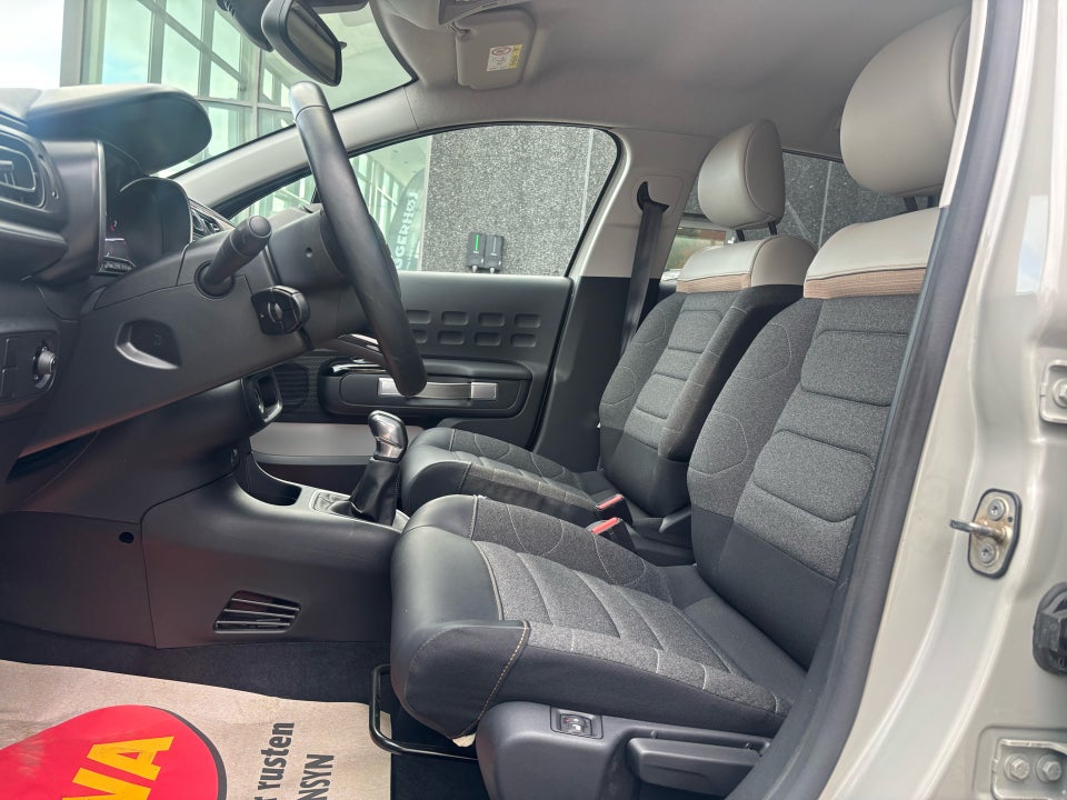 Citroën C3 1,2 PureTech 83 Shine Sport 5d