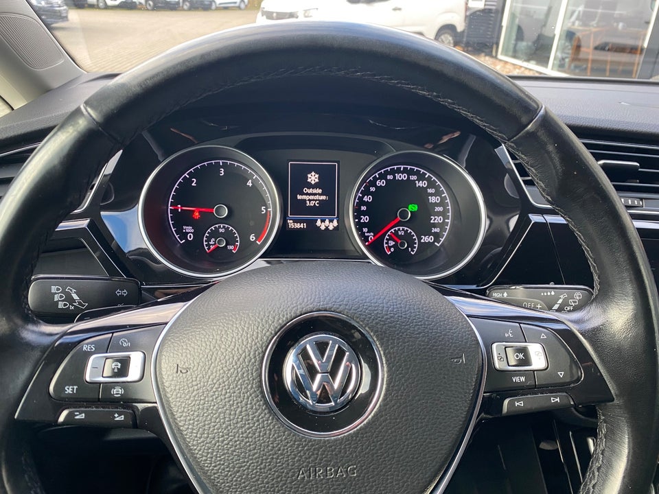 VW Touran 2,0 TDi 150 Highline+ DSG Van 5d