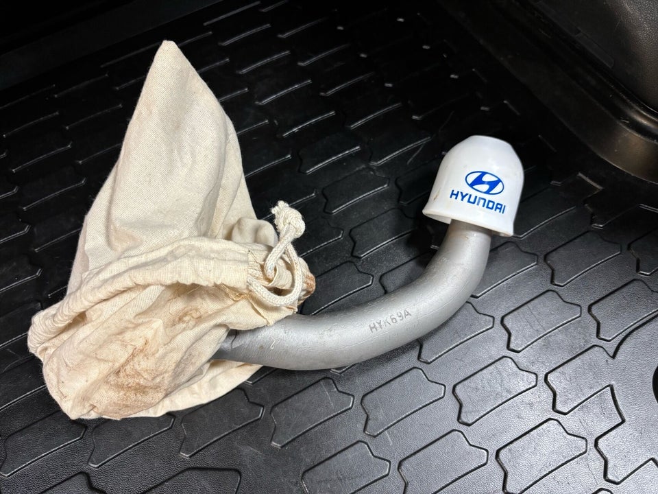 Hyundai Kona 64 EV Essential 5d