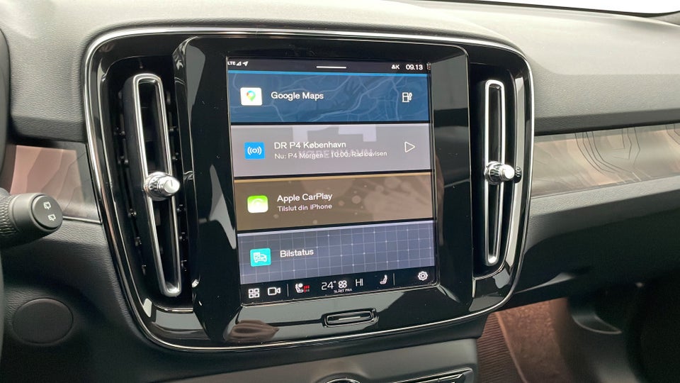 Volvo EX40 Extended Range Black Edition 5d