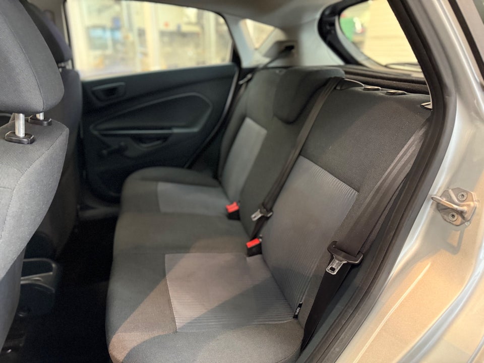 Ford Fiesta 1,6 Ti-VCT Titanium 5d