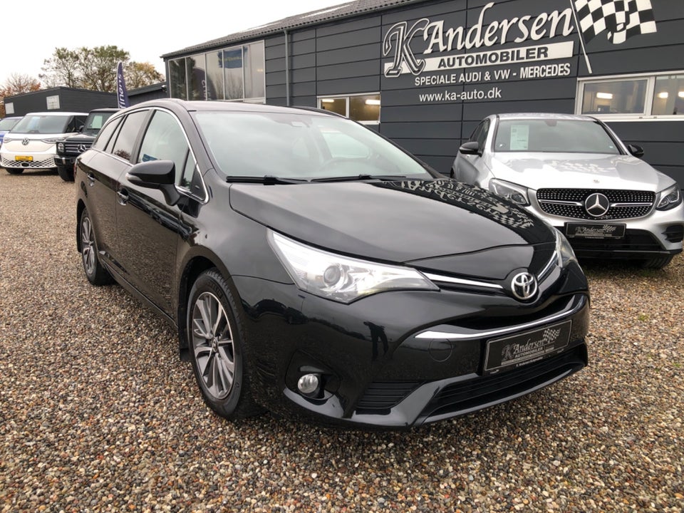 Toyota Avensis 2,0 D-4D T2 Touring Sports 5d