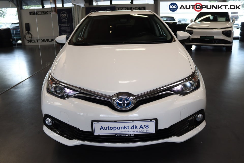 Toyota Auris 1,8 Hybrid H2+ CVT 5d