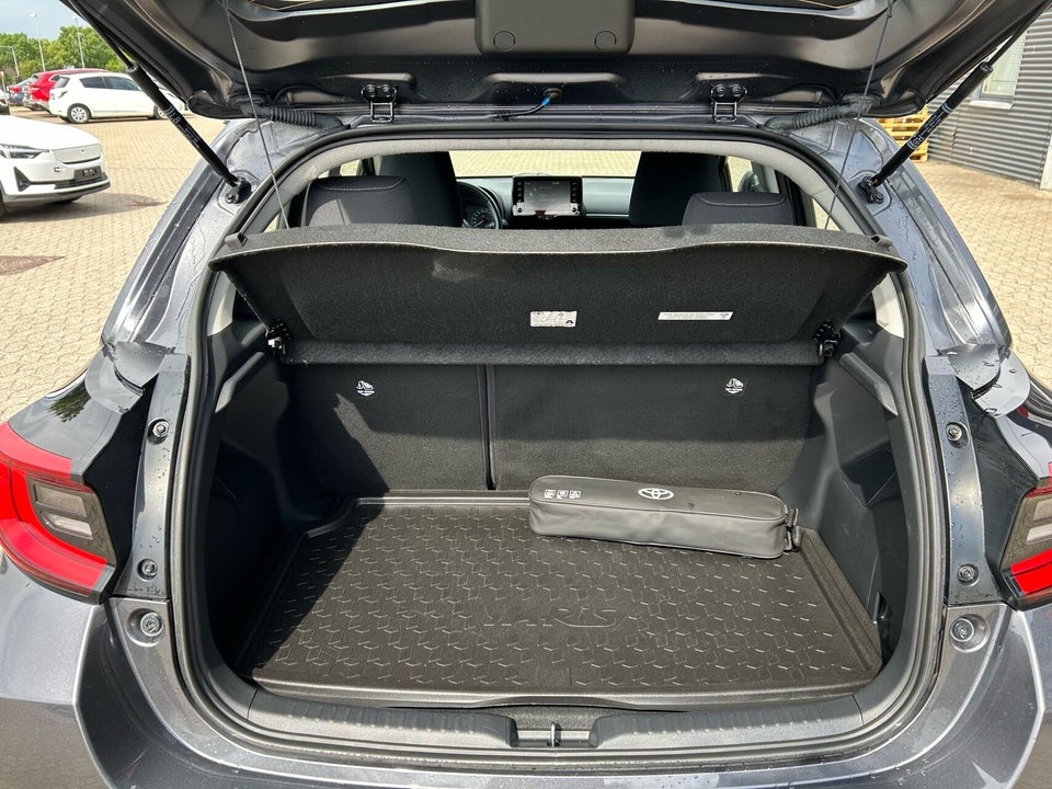Toyota Yaris 1,5 Hybrid Active Tech e-CVT 5d