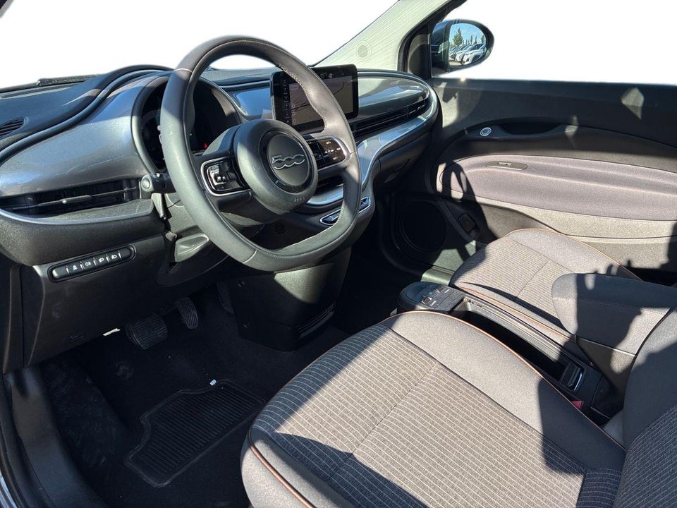 Fiat 500e 42 Icon Cabrio 2d