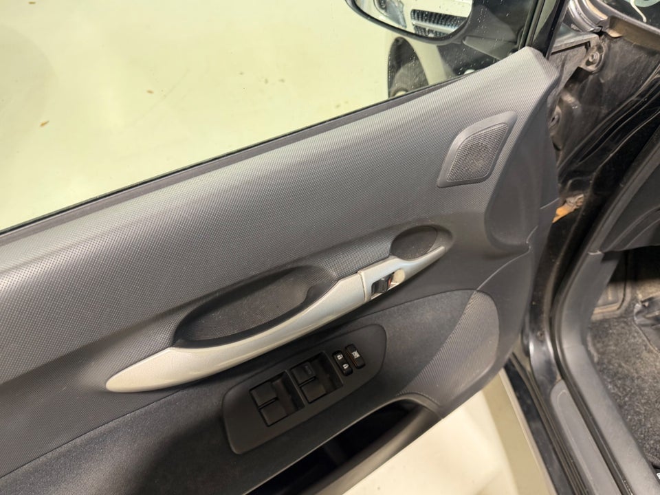 Toyota Auris 1,6 Luna 5d