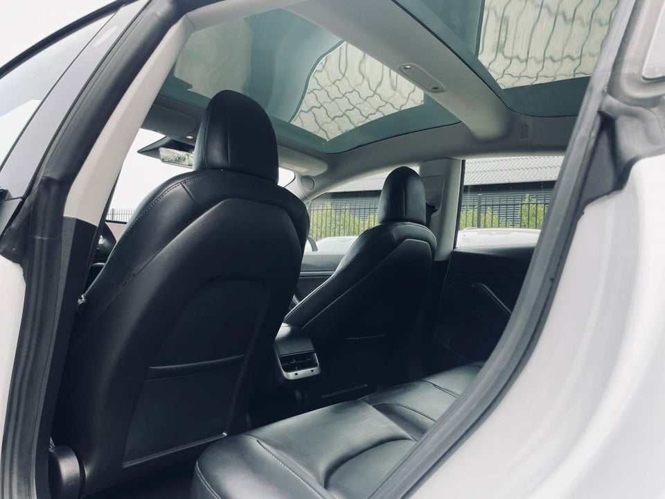 Tesla Model 3 Standard Range+ RWD 4d