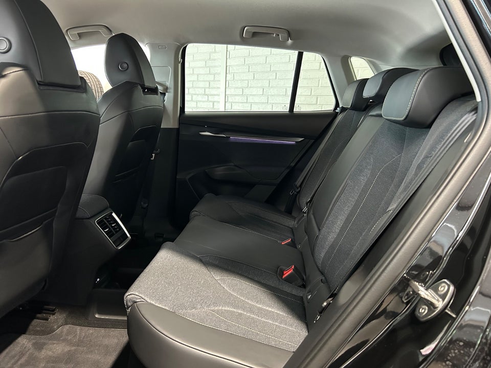 Skoda Elroq 85 iV Loft 5d