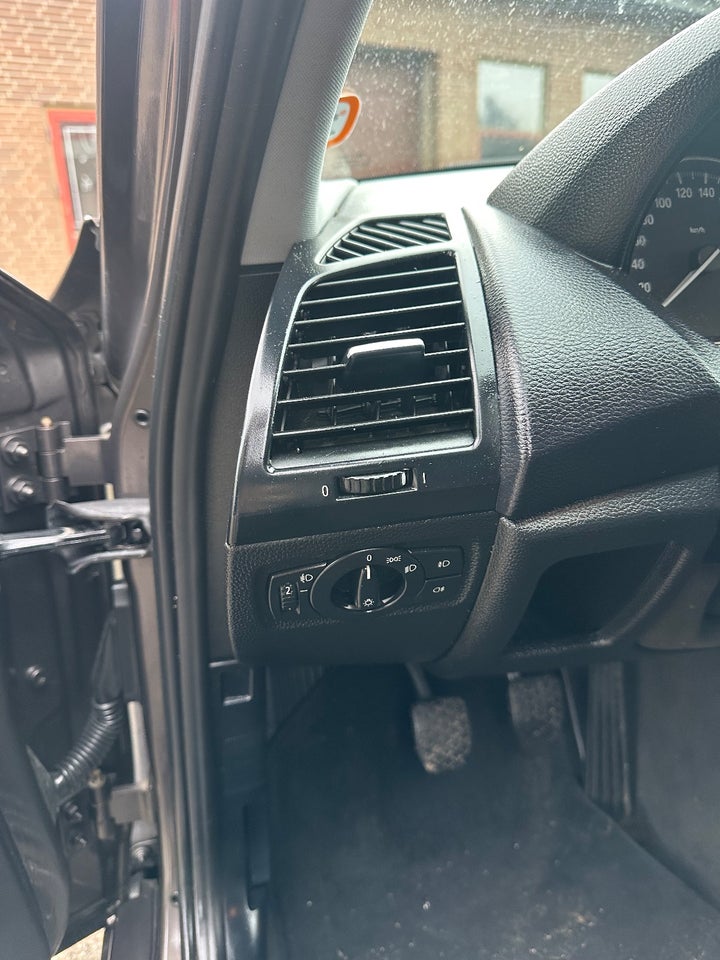 BMW 120i 2,0 Advantage 5d