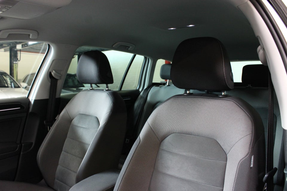 VW Golf VII 1,5 TSi 150 Highline Variant DSG 5d