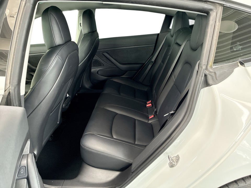 Tesla Model 3 Standard Range+ RWD 4d