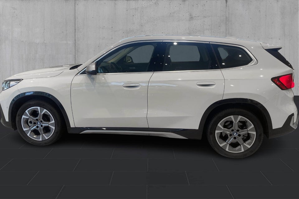 BMW iX1 xDrive30 X-Line 5d