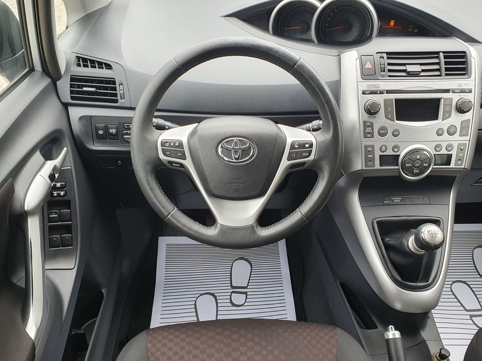 Toyota Verso 1,8 TX 7prs 5d
