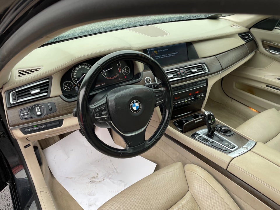 BMW 750i 4,4 aut. 4d