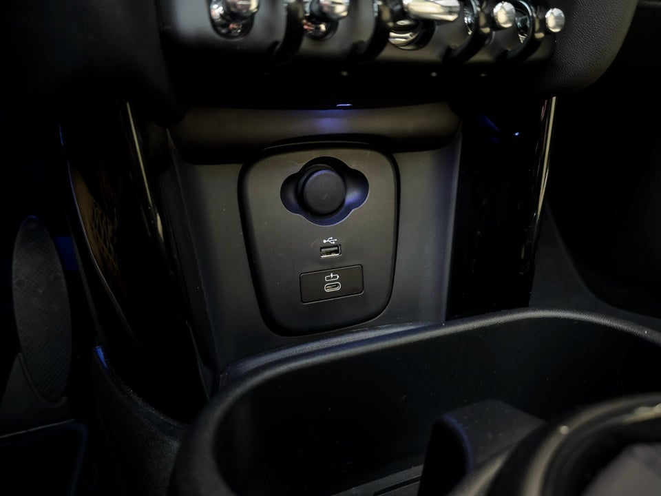 MINI Cooper SE Resolute Edition 3d