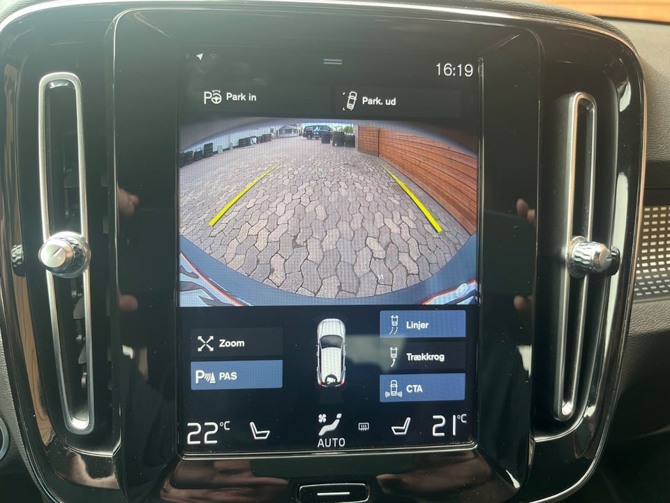 Volvo XC40 2,0 D4 190 R-Design aut. AWD 5d