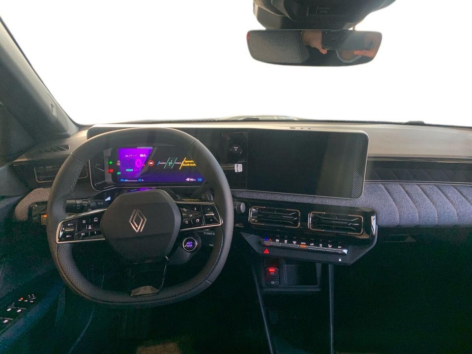 Renault 4 E-Tech 52 Techno 5d